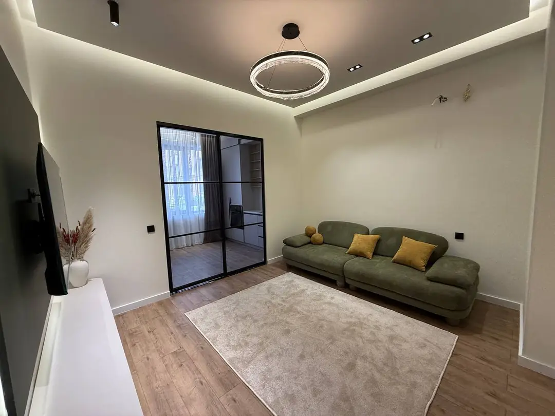 3 xonali kvartira, 70 m², Mirzo Ulug'bek — sotiladi · ID:S1256 - Cover Photo