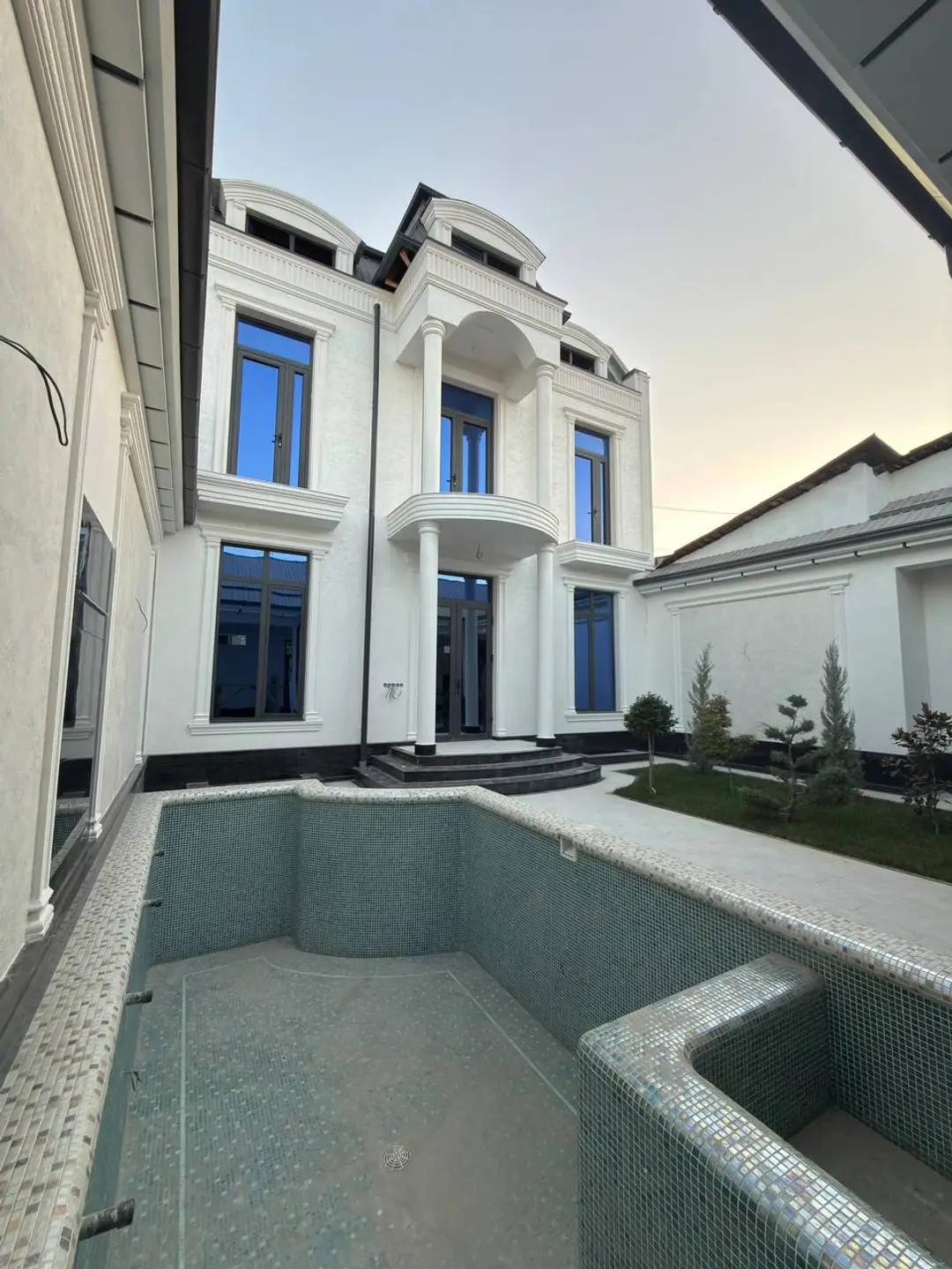 6 xonali uy, 400 m², Mirzo Ulug'bek — sotiladi · ID:S1128 - Cover Photo